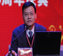 中國科學院院士、西北生態(tài)環(huán)境資源研究院常務副院長、我國著名寒區(qū)土木工程專家、博士生導師賴遠明教授就“寒區(qū)道路熱學特性分析方法和凍害防治技術(shù)”?與嘉賓、校友和師生分享了自己獨特的見解